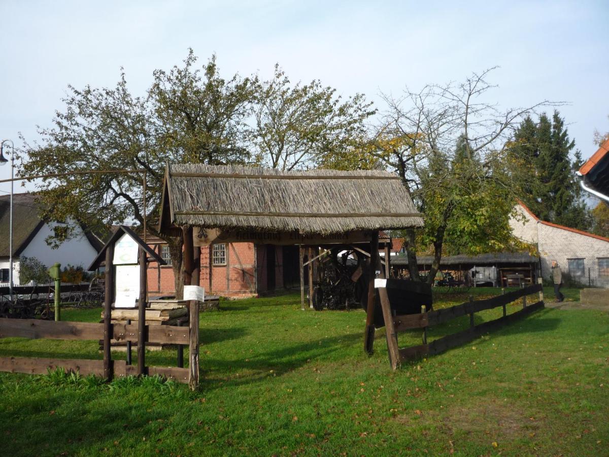 Zum Schwarzen Stiefel- Ferienwohnung Atelierhaus Rankwitz Exterior photo